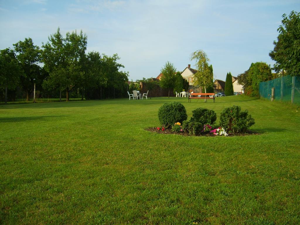 Bed and Breakfast Szuts Panzio Fertőrákos Exterior foto