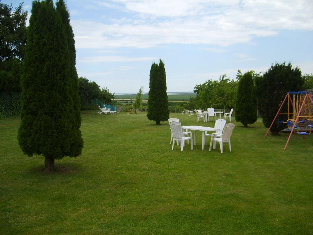 Bed and Breakfast Szuts Panzio Fertőrákos Exterior foto