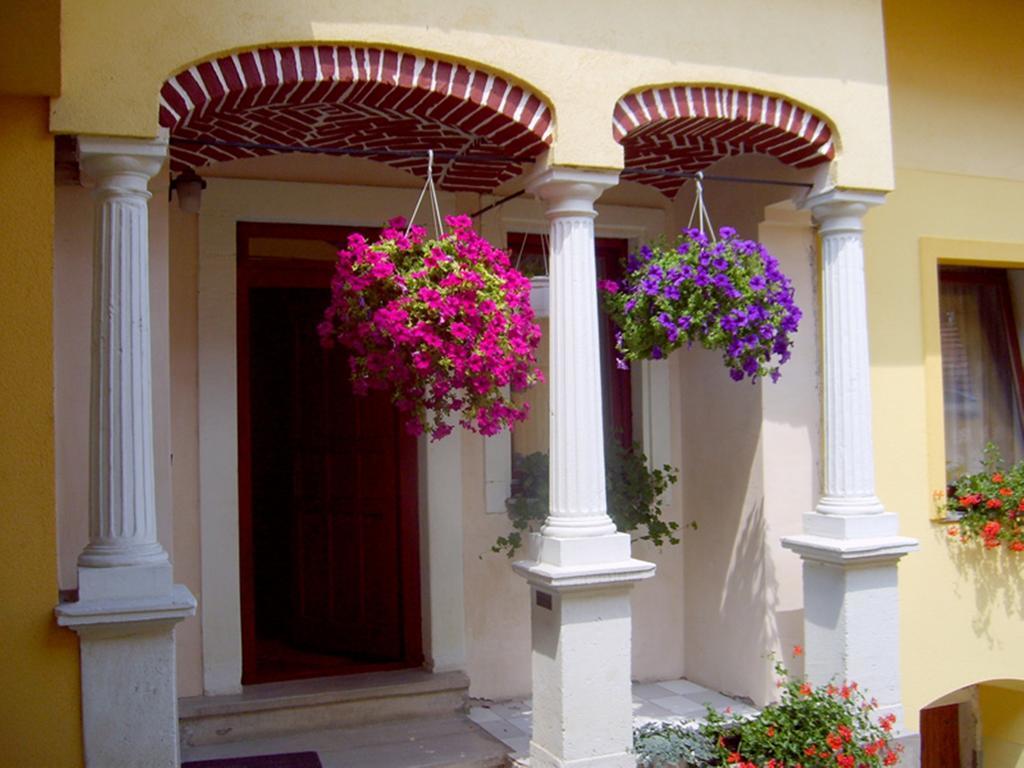 Bed and Breakfast Szuts Panzio Fertőrákos Exterior foto