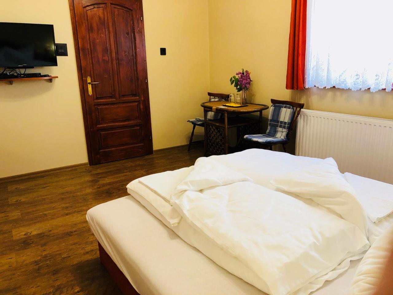Bed and Breakfast Szuts Panzio Fertőrákos Exterior foto