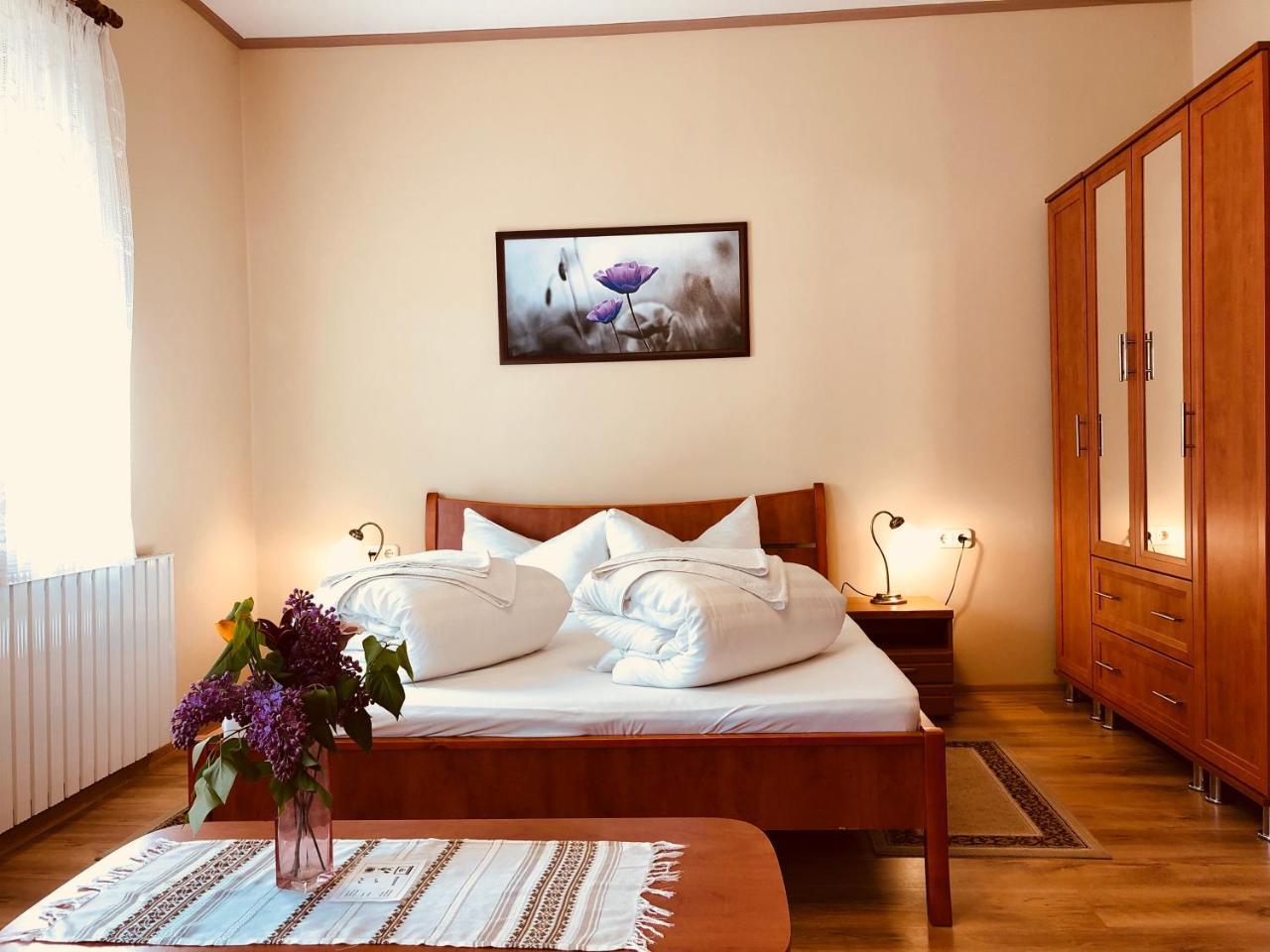 Bed and Breakfast Szuts Panzio Fertőrákos Exterior foto